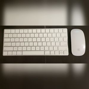Apple wireless magic keyboard and mouse set